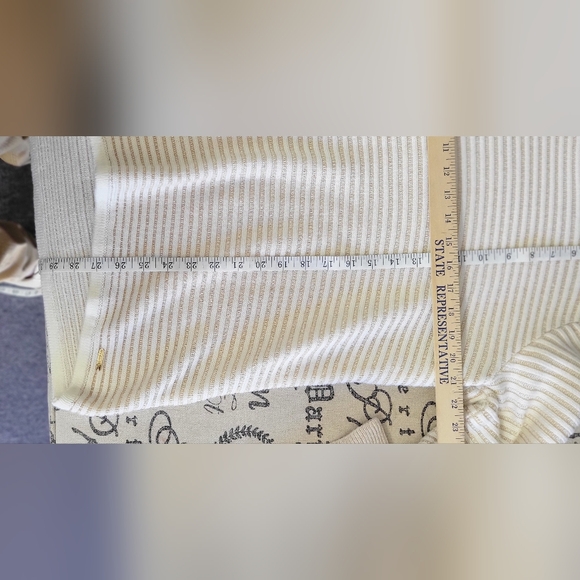 Calvin Klein Cowl neck mixed media Gold Stripped Sweater XL - Picture 3 of 5